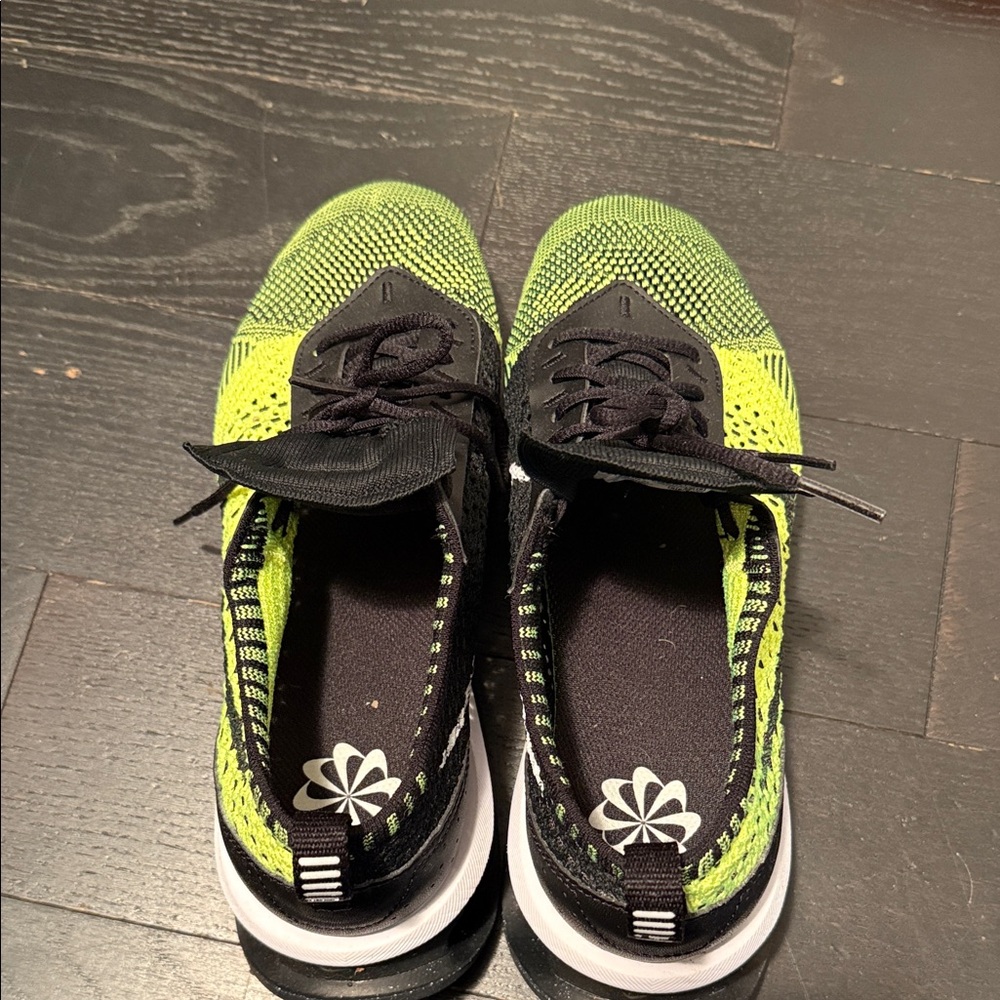 Nike Kids Black and Neon Green Sneakers